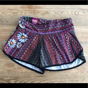 INKnBURN Women’s Boho Daisy Shorts Size 2